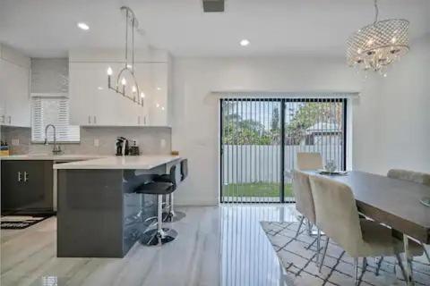 New Townhome Near Wilton/Las Olas/Beach フォート・ローダーデール エクステリア 写真